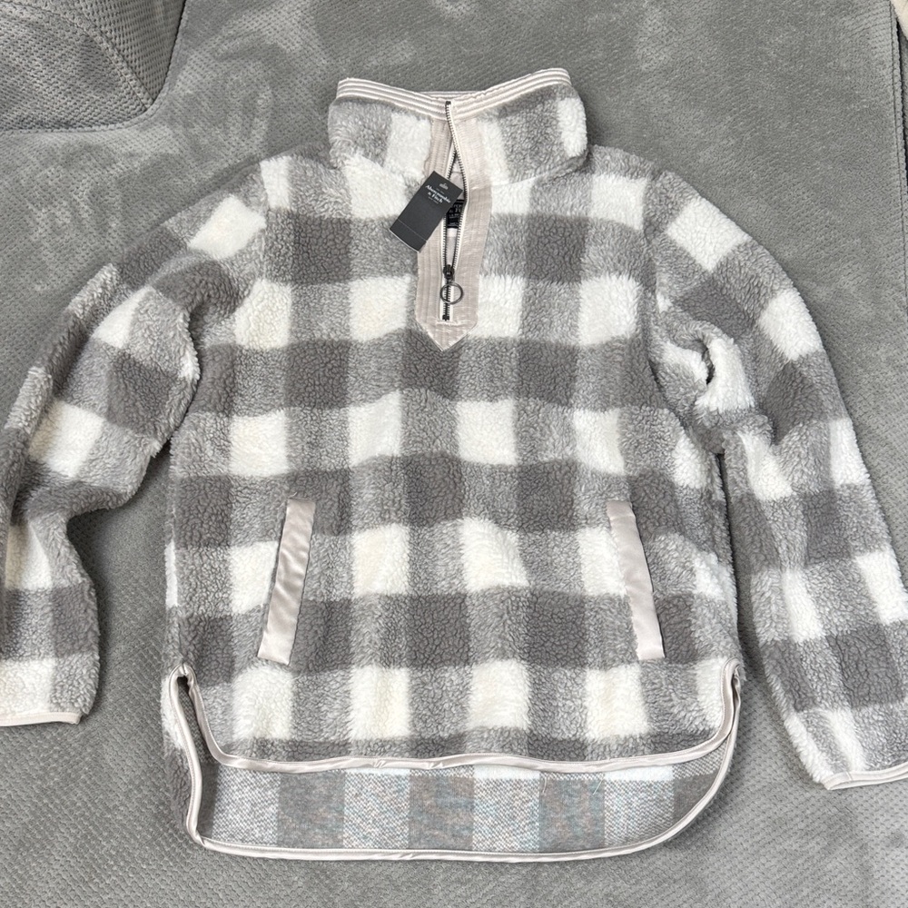 Abercrombie & Fitch Gray and Cream Fleece Pullover